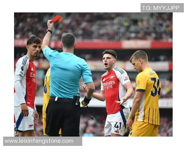 国王杯曼联大胜里昂红牌争议引发全场热议与赛后点评